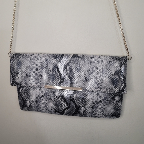 Handbags - 💎Snakeskin Purse💎